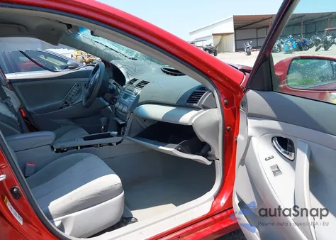 2011 Toyota Camry Le z USA, uszkodzony, nr VIN 4T1BF3EK4BU715017